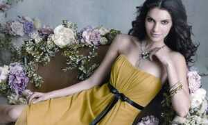 Платье на 8 Марта (45 фото): красивые варианты для женщин и детей, модные вечерние платья на корпоратив Восьмого марта, как выбрать