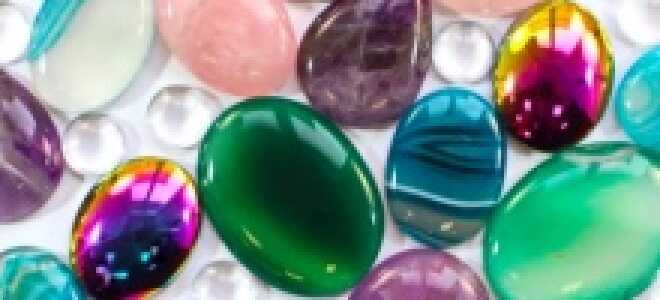 Кабошон (45 фото): что это такое? Огранка натуральных камней для бантиков (рукоделия). Как сделать своими руками стеклянный кабошон и из рубина? Для чего он используется?